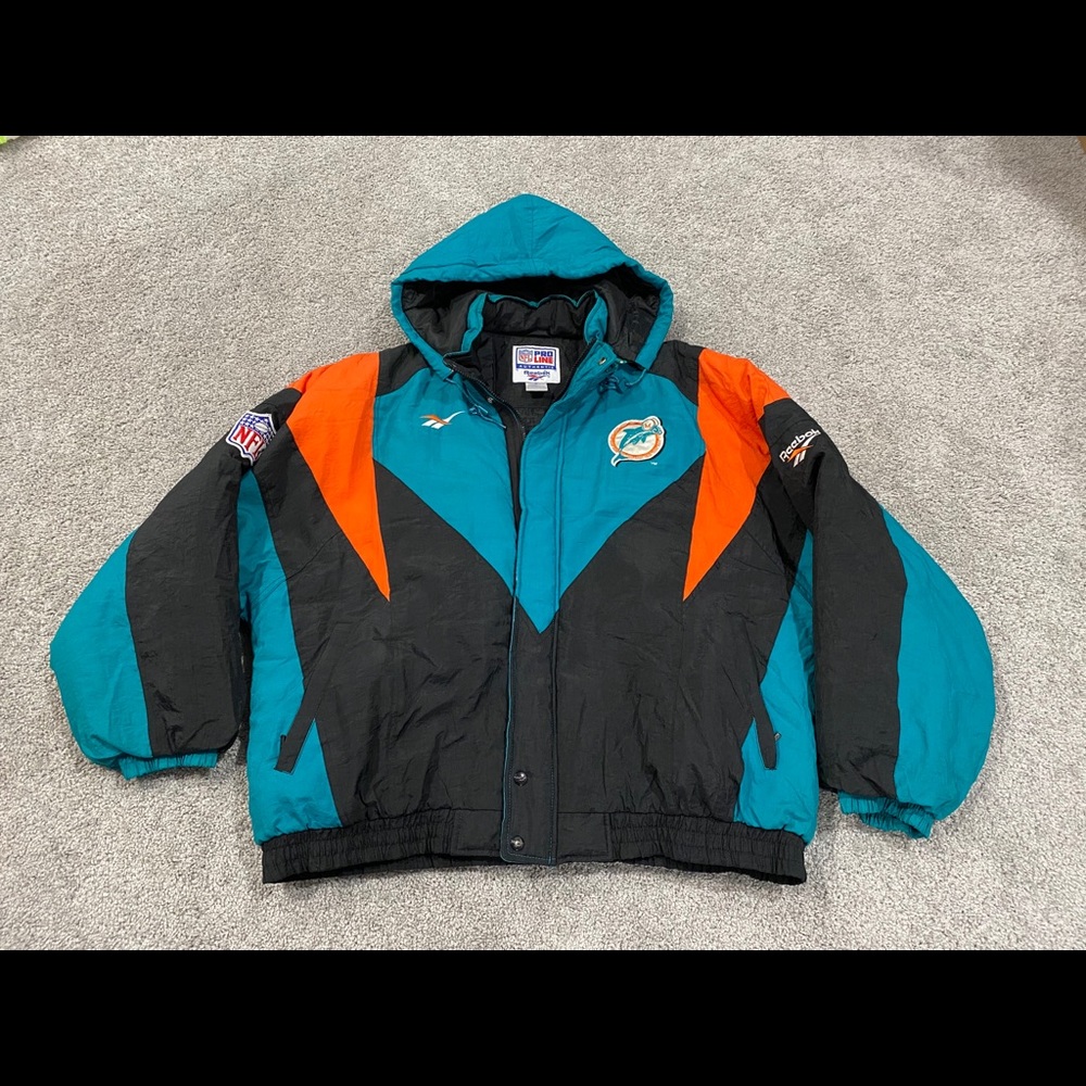 SOLD SOLD VINTAGE DOLPHINS JACKET